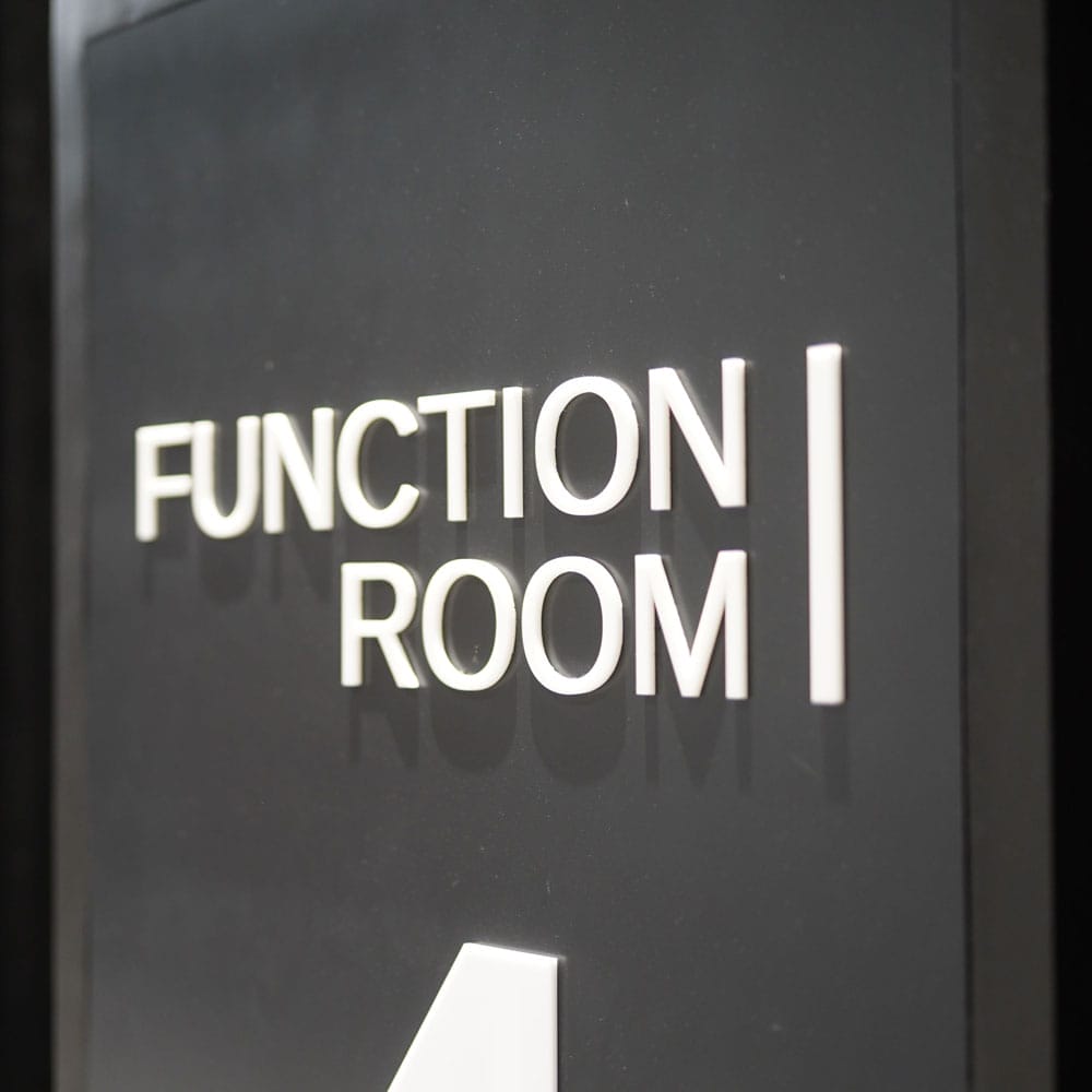 BOMA-4310-Plexiglass Letters