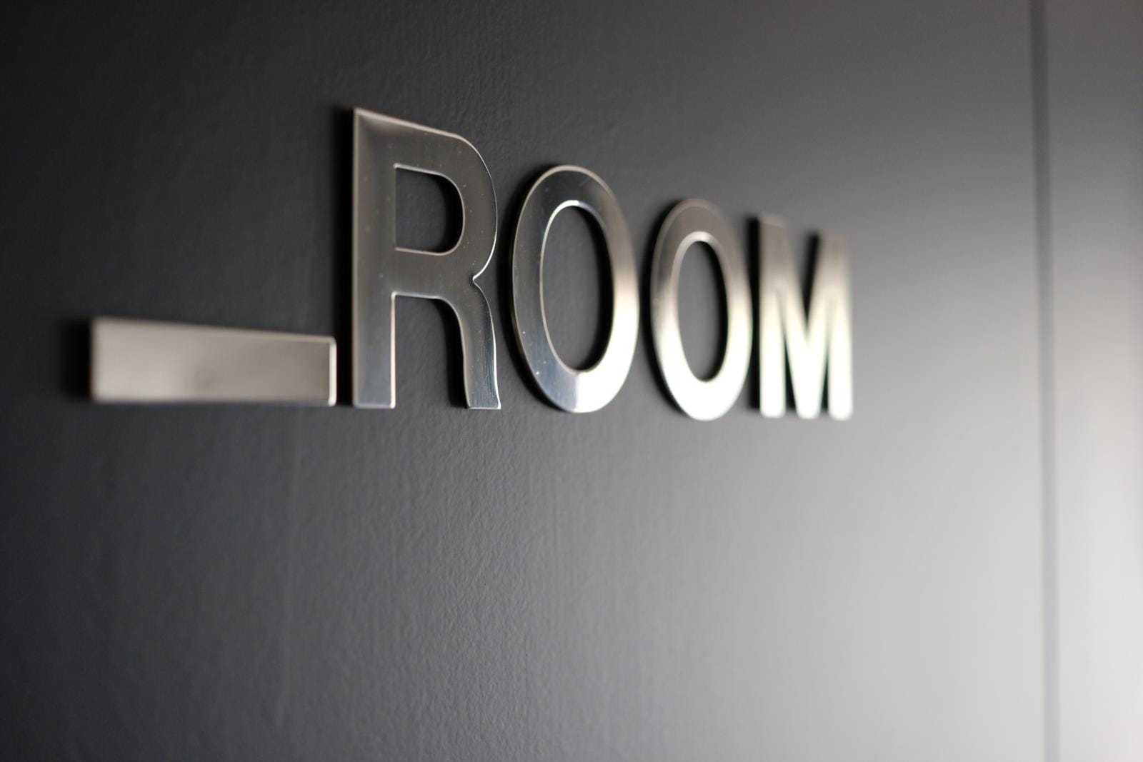 BOMA 4330 - Letters on wall