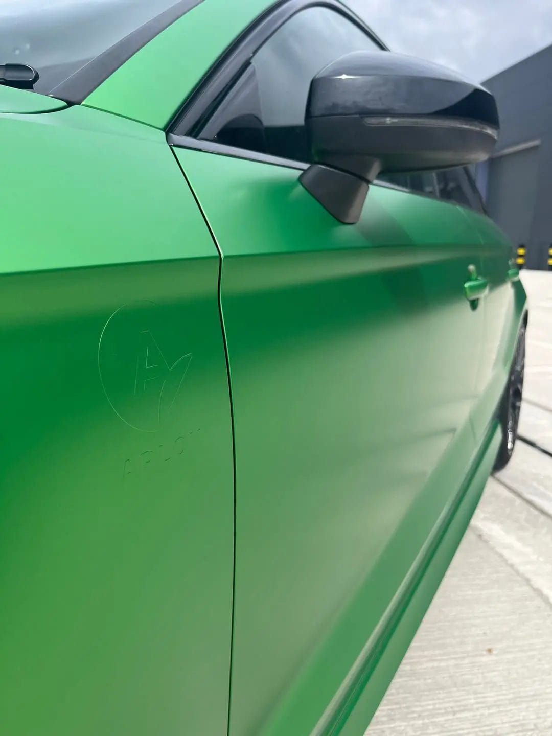 Arlon PCC 458 Satin Scream Green Metallic-4 Arlon PCC 458 Satin Scream Green Metallic-4